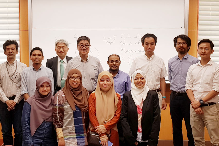 マレーシア国民大学一行が来校し、研究交流会を開催しました。